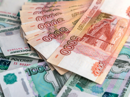Банкиры определили черту бедности россиян: у кого есть 300 тысяч