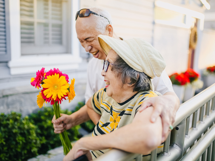 Мечта пенсионеров: устройство дневных домов престарелых в США удивило удобством
